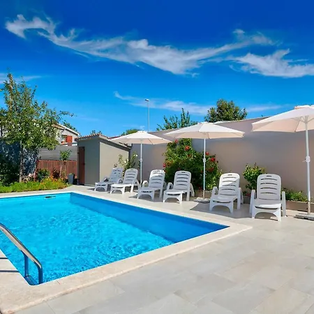 Villa House Emma *
