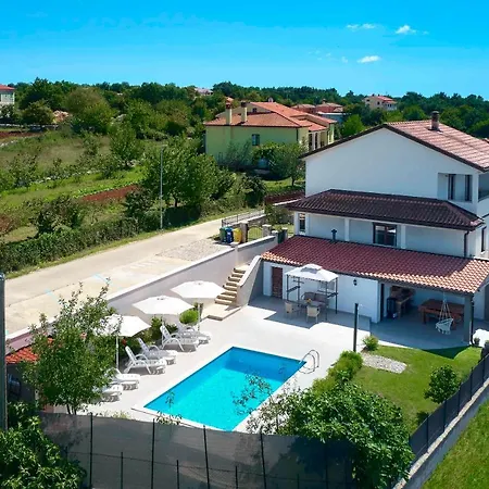 House Emma Villa Burici